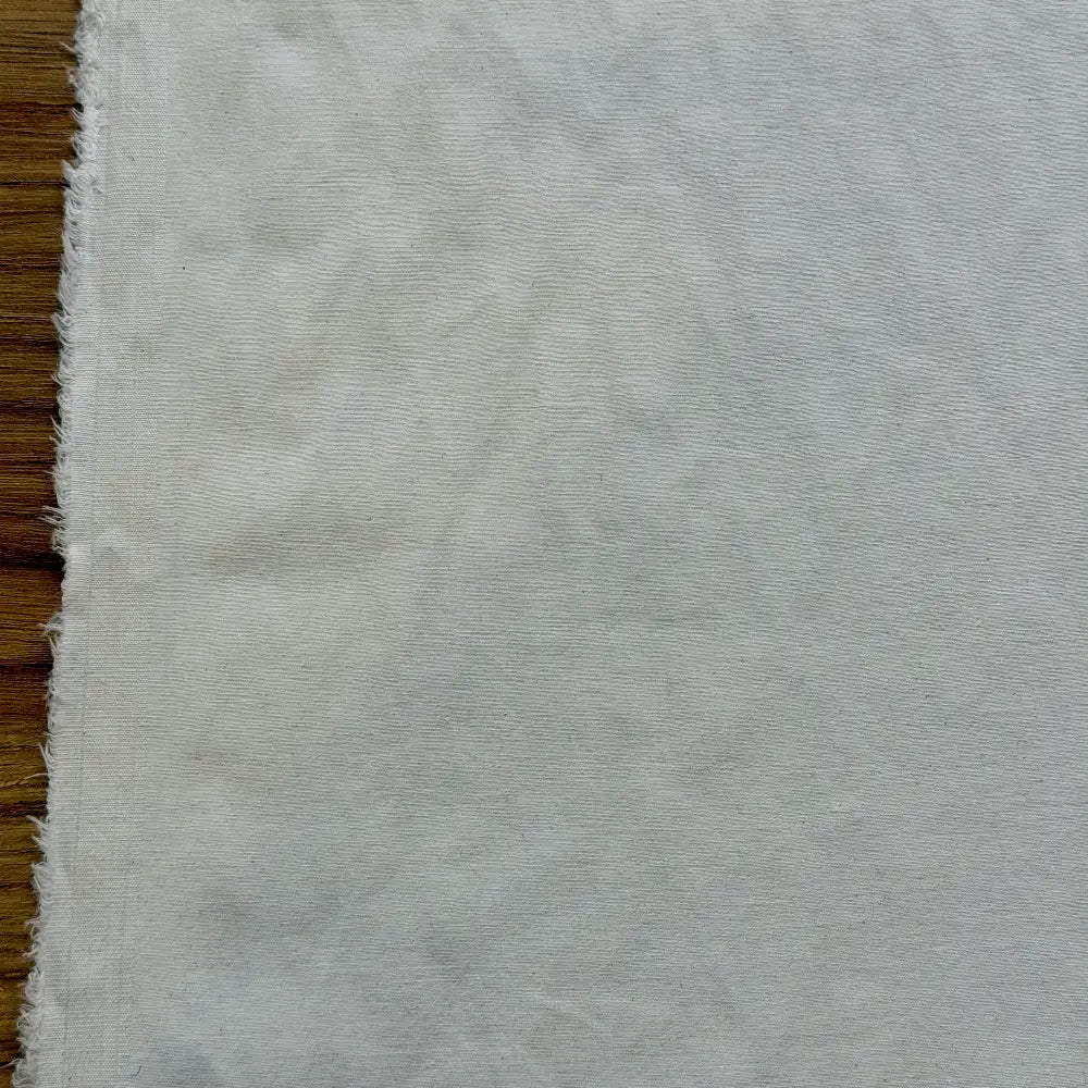 ג'ינס קייצי לבן