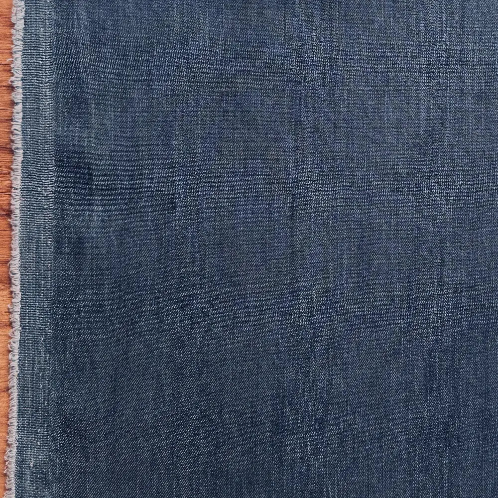 ג'ינס כחול כהה