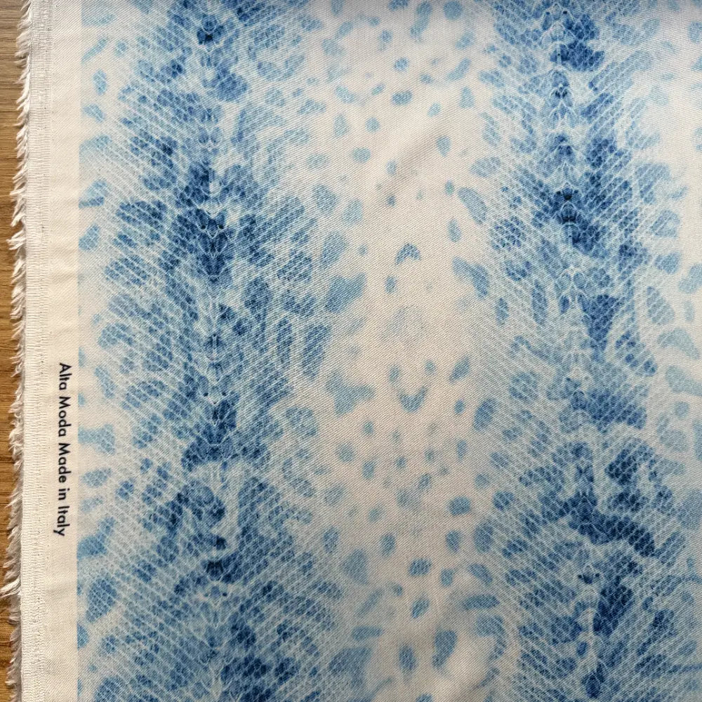 אריג ויסקוזה מנוחש תכלת