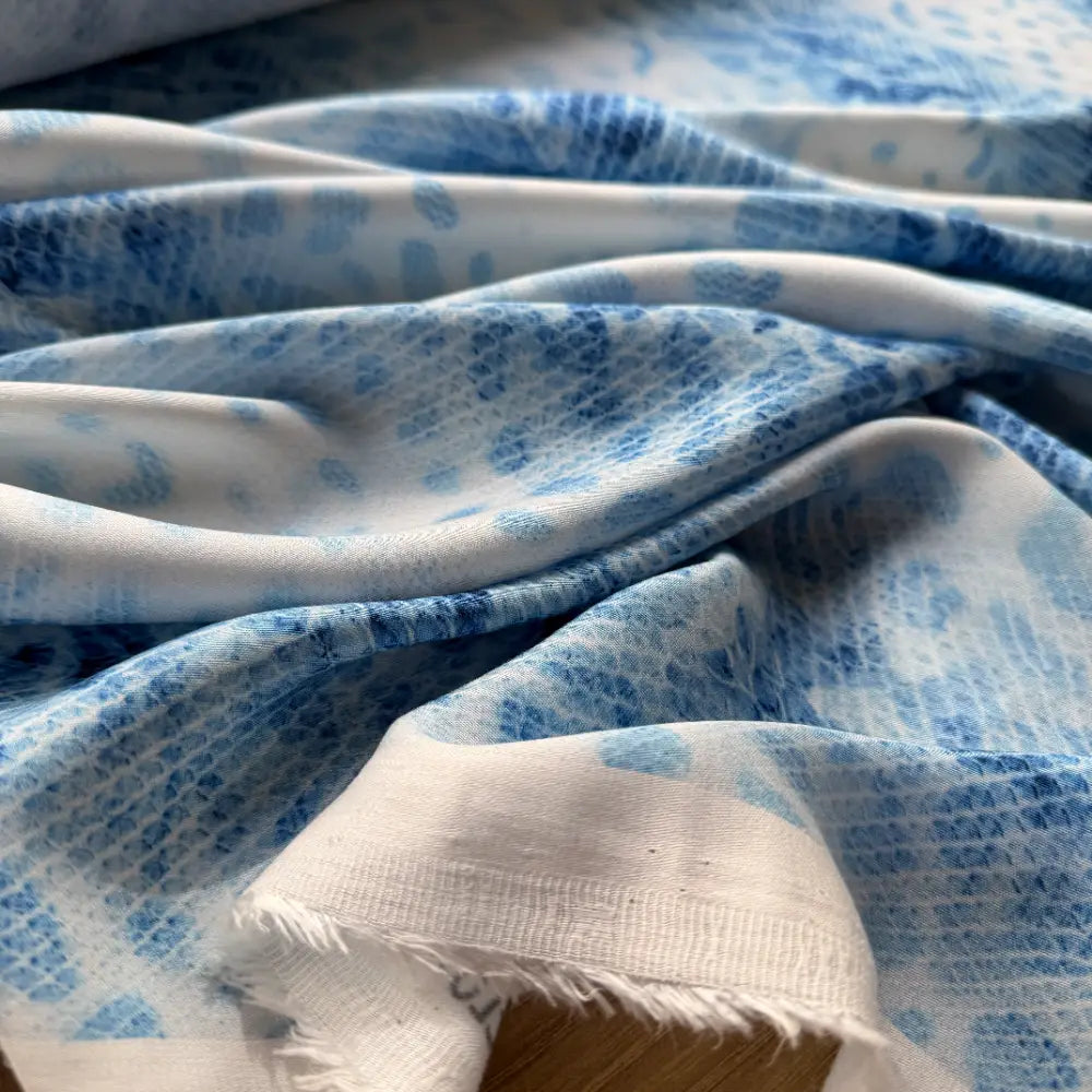 אריג ויסקוזה מנוחש תכלת