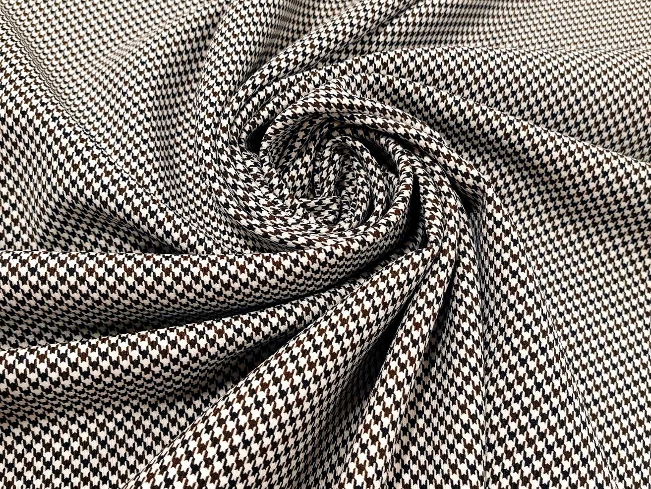 אריג 'פיפיטה' לא מתקמט שחור-לבן