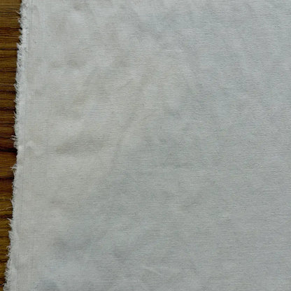 ג'ינס קייצי לבן