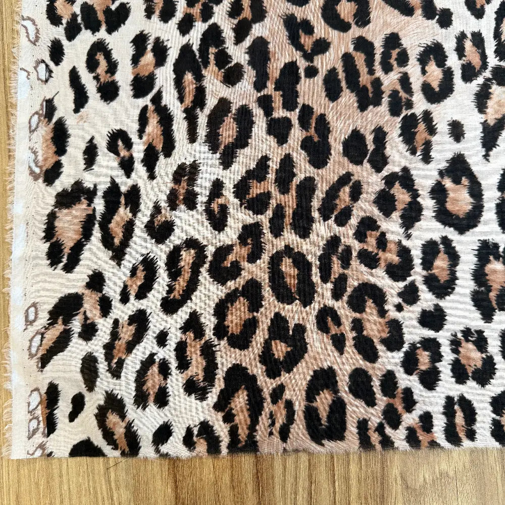 ווהל כותנה מנומר גדול ונוכח