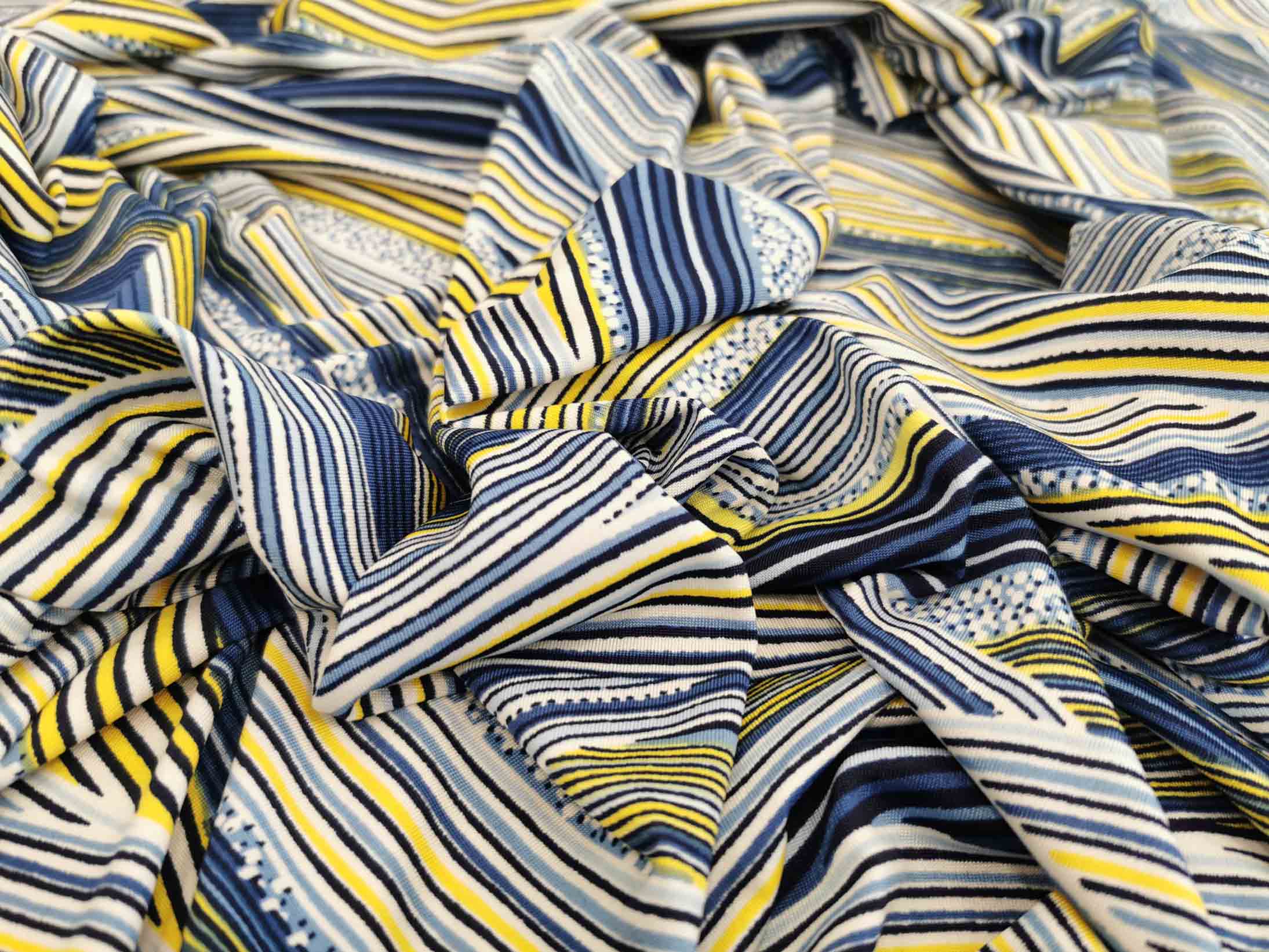 סריג פוליאסטר קווים דמיוניים תכלת