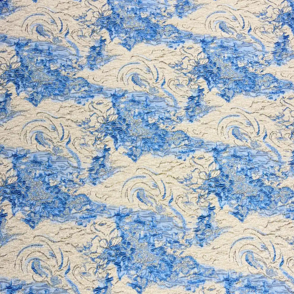 ברוקד עננים בצבעים על רקע שמנתי תכלת